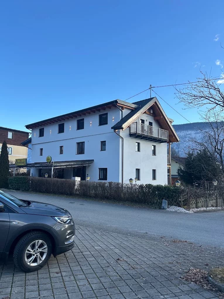 Außenansicht des Seerestaurant Hayat